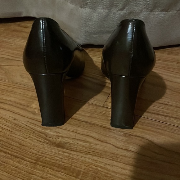 Kate Spade Heels - Picture 3 of 6